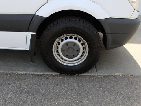 Used 2013 Mercedes-Benz Sprinter 2500 image 22