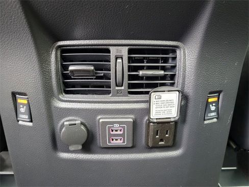 Used 2024 Nissan Titan PRO-4X w/ Pro-4x Convenience Package image 18