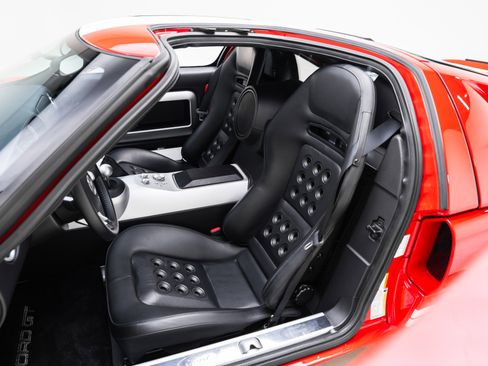 Used 2005 Ford GT image 32