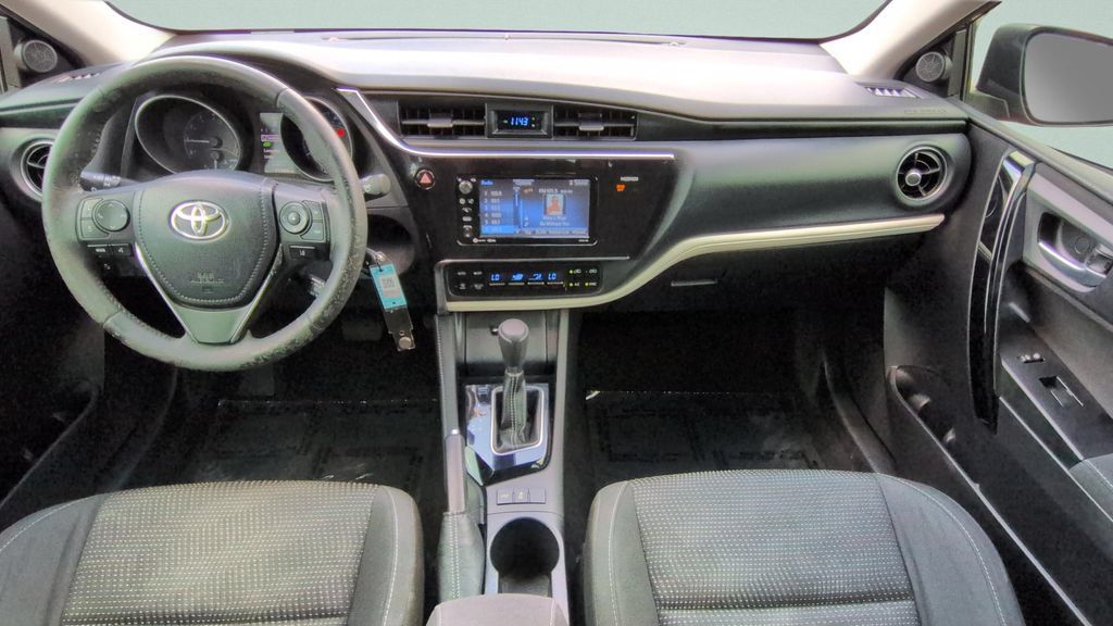 Used 2018 Toyota Corolla iM FWD image 11