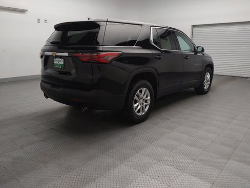 Used 2022 Chevrolet Traverse LS image 9