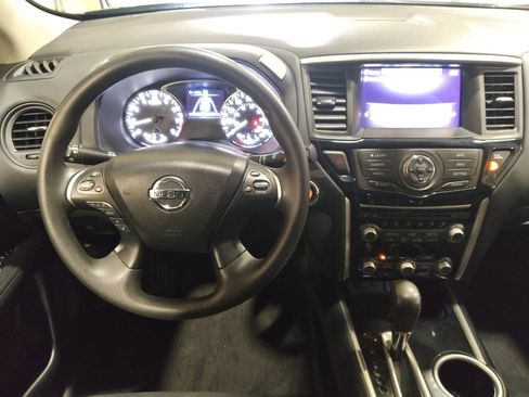 Used 2020 Nissan Pathfinder S AWD/4WD image 22