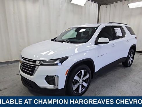 Used 2023 Chevrolet Traverse LT w/ LT Premium Package AWD/4WD image 5