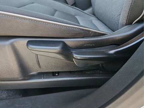 Used 2025 Chevrolet TrailBlazer LT FWD image 12