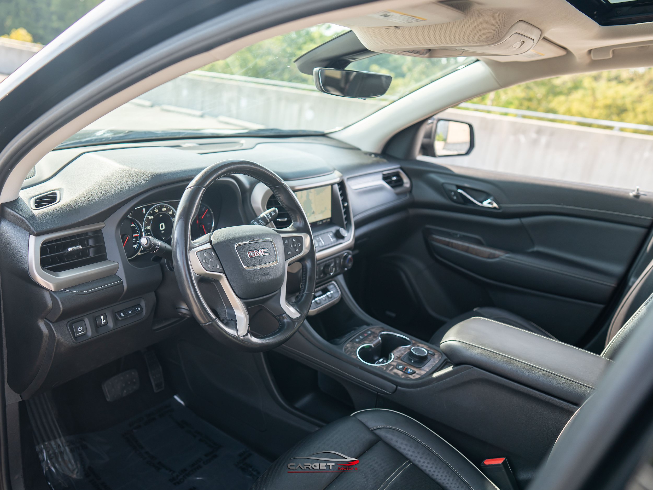 Used 2020 GMC Acadia Denali w/ Technology Package FWD image 13