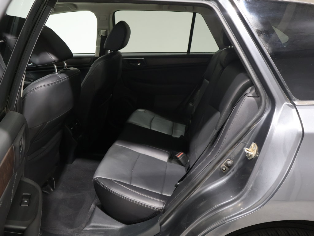 Used 2018 Subaru Outback 2.5i Limited AWD/4WD image 18