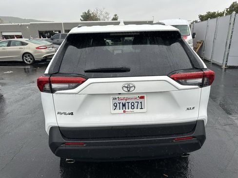 Used 2025 Toyota RAV4 XLE image 3