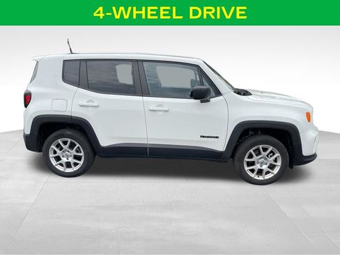 Used 2023 Jeep Renegade Latitude AWD/4WD image 6