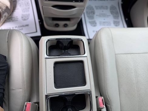 Used 2012 Chrysler Town & Country Touring-L w/ Entertainment Group #2 FWD image 15