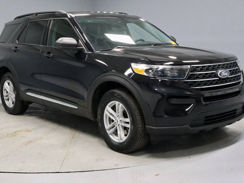 Certified 2023 Ford Explorer XLT image 1