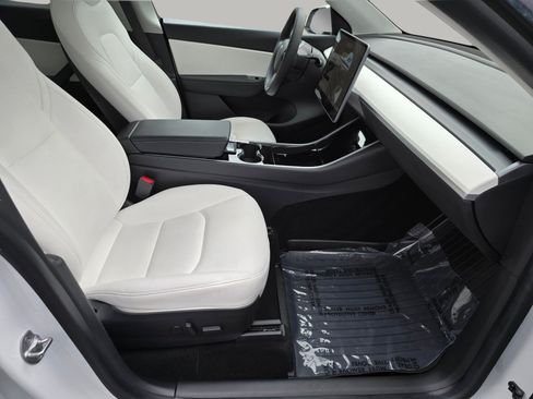 Used 2020 Tesla Model Y Long Range AWD/4WD image 30