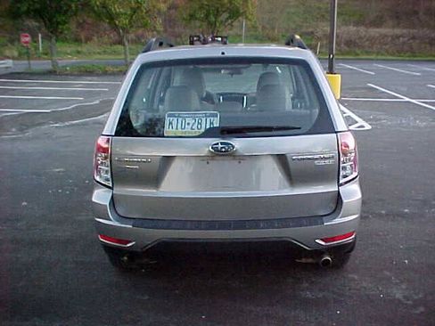 Used 2011 Subaru Forester 2.5X AWD/4WD image 8