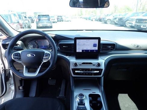Used 2024 Ford Explorer XLT w/ Class IV Trailer Tow Package AWD/4WD image 13