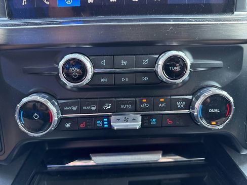 Used 2023 Ford F350 Lariat w/ Sport Appearance Package AWD/4WD image 27