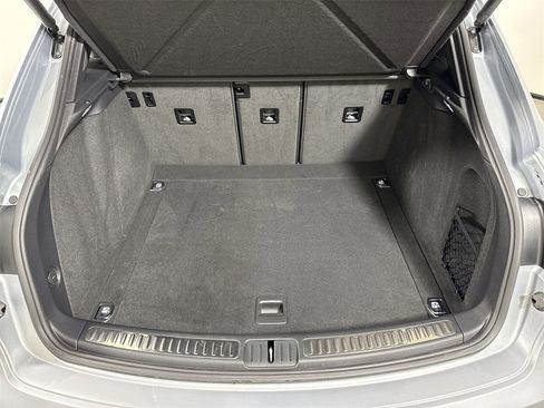 Certified 2025 Porsche Macan image 21