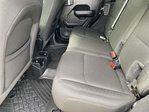 Used 2022 Jeep Wrangler Unlimited Sport image 14