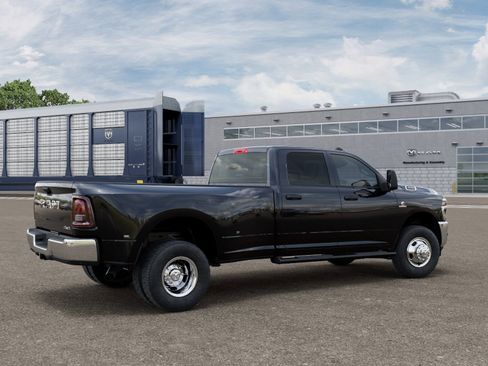 New 2026 RAM 3500 Tradesman AWD/4WD image 4