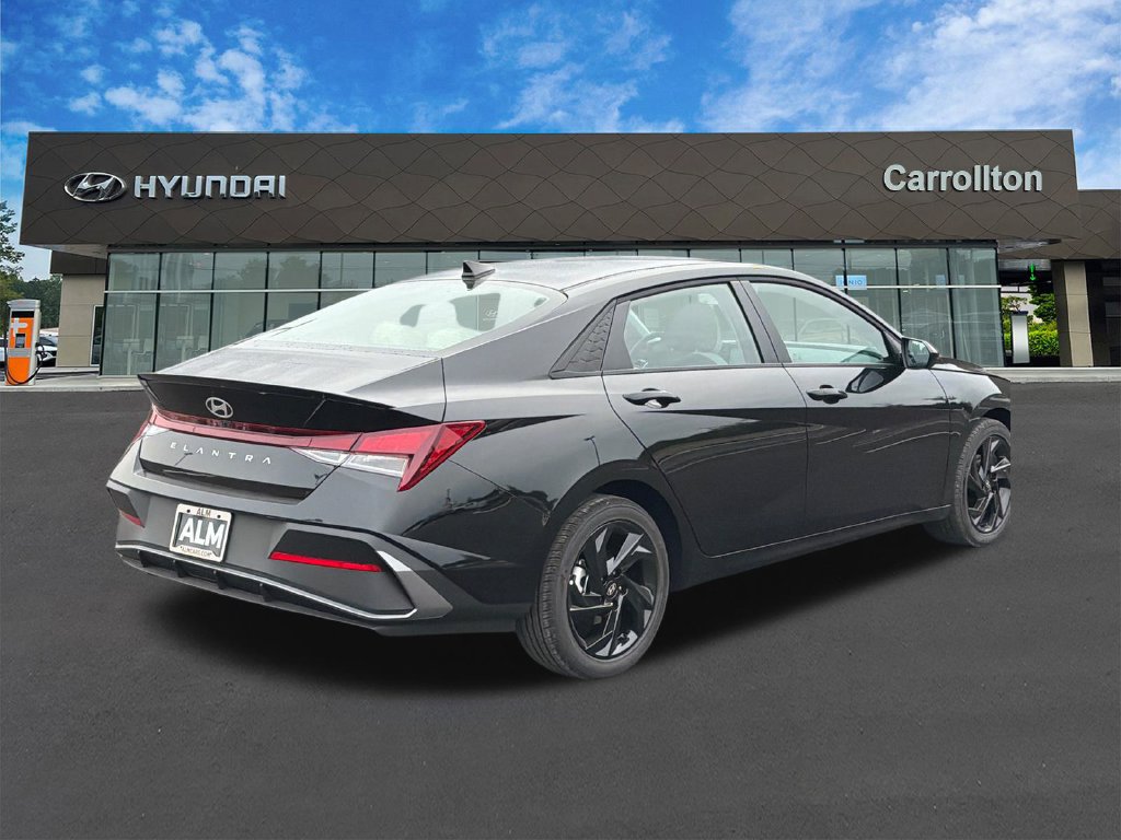 New 2026 Hyundai Elantra SEL Sport FWD image 6