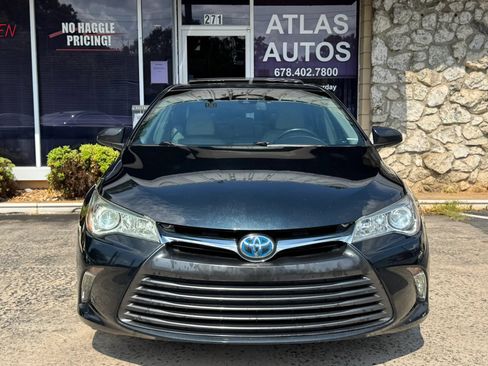 Used 2016 Toyota Camry XLE w/ Moonroof Package FWD image 2