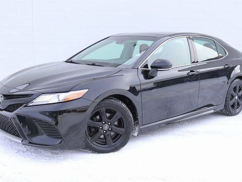 Used 2018 Toyota Camry XSE image 43