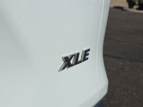 Used 2021 Toyota RAV4 XLE w/ Convenience Package image 20