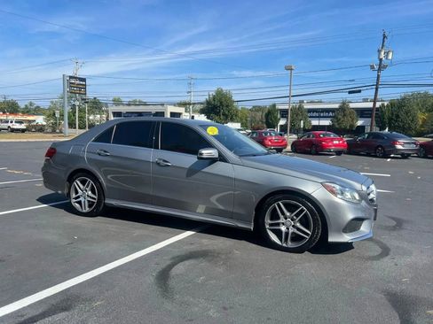 Used 2015 Mercedes-Benz E 350 4MATIC Sedan image 9