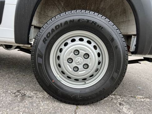 Used 2026 RAM ProMaster 2500 w/ Convenience Group FWD image 15
