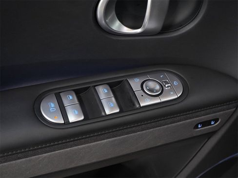 Used 2024 Hyundai Ioniq 5 Limited image 22