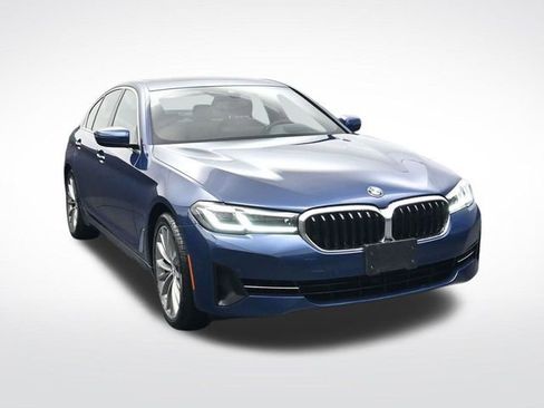 Used 2022 BMW 540i xDrive w/ Premium Package image 2