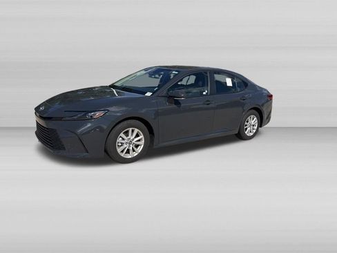 Used 2026 Toyota Camry LE FWD image 8