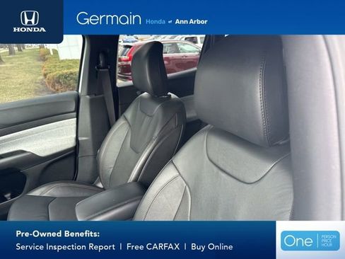 Used 2023 Jeep Compass Latitude image 16