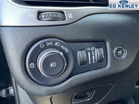 Used 2022 Jeep Cherokee Latitude Lux image 23