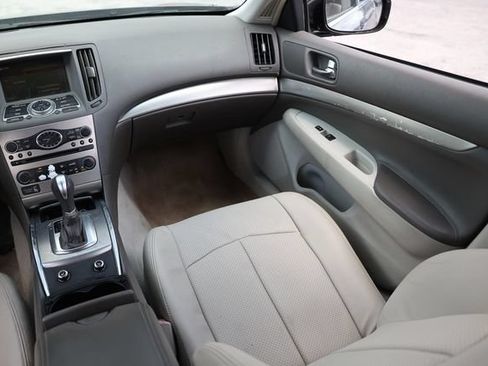 Used 2012 INFINITI G25 Journey RWD image 25