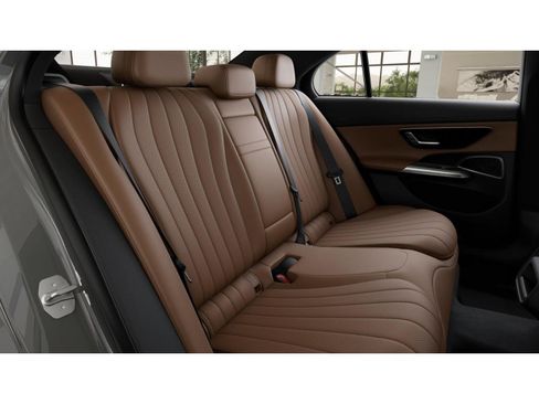 New 2026 Mercedes-Benz E 450 4MATIC Sedan image 5