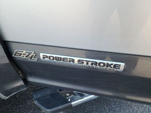 Used 2018 Ford F250 Lariat w/ Chrome Package image 20