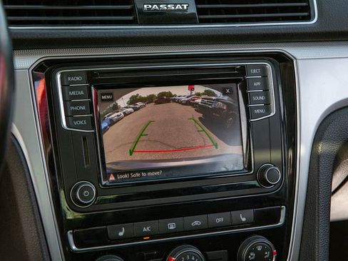 Used 2019 Volkswagen Passat 2.0T Wolfsburg FWD image 16