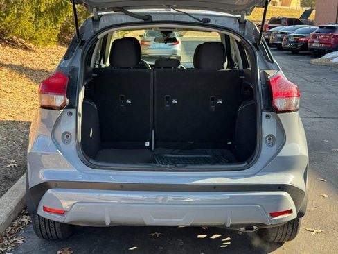 Used 2023 Nissan Kicks SV image 9