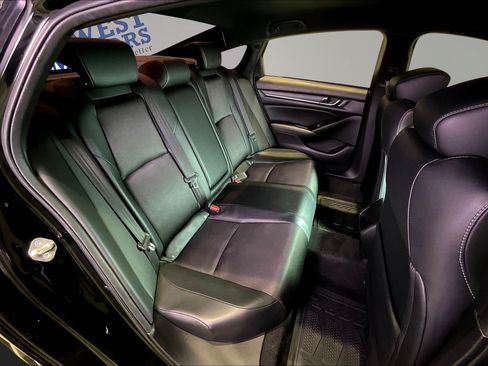 Used 2018 Honda Accord Sport image 25