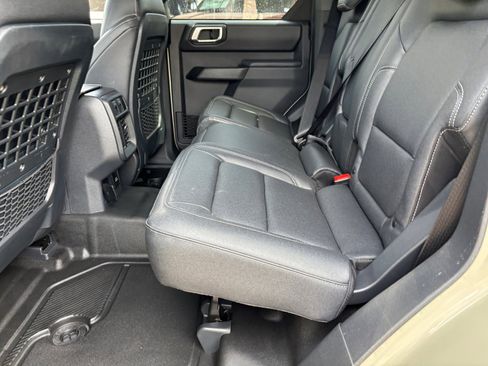 New 2026 Ford Bronco Badlands image 17