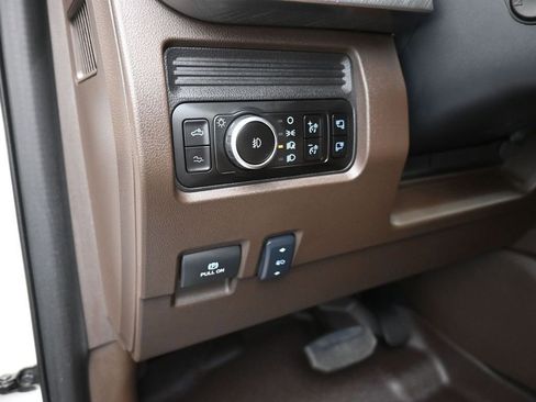 Used 2025 Ford F450 King Ranch w/ FX4 Off-Road Package image 13