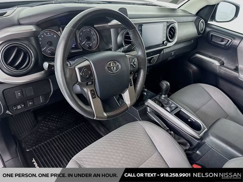 Used 2020 Toyota Tacoma SR5 AWD/4WD image 9