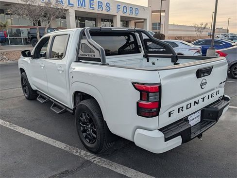 Used 2023 Nissan Frontier SV w/ Midnight Edition Package image 4