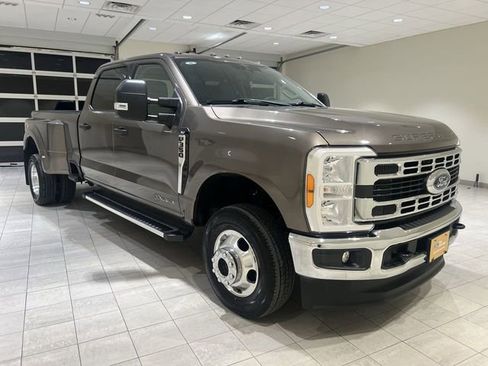 Certified 2023 Ford F350 XLT w/ FX4 Off-Road Package AWD/4WD image 7