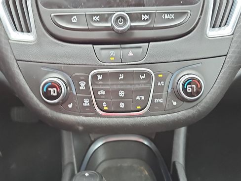 Used 2020 Chevrolet Malibu LT FWD image 15