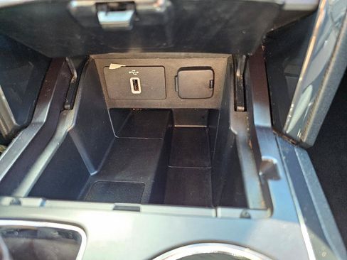Used 2018 Ford Explorer XLT w/ Equipment Group 202A AWD/4WD image 61