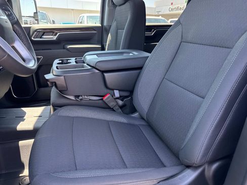 New 2025 GMC Sierra 2500 SLE w/ SLE Value Package; image 21