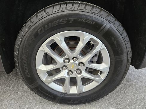 Used 2020 Chevrolet Traverse LT image 17