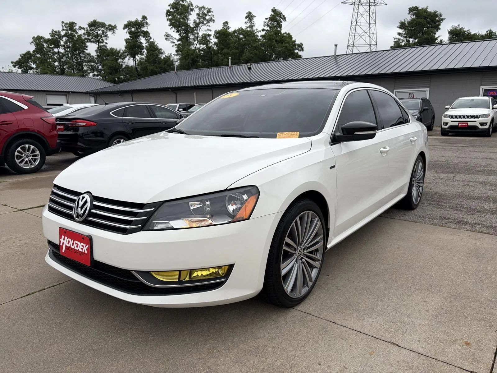 Used 2015 Volkswagen Passat 1.8T Sport FWD image 3