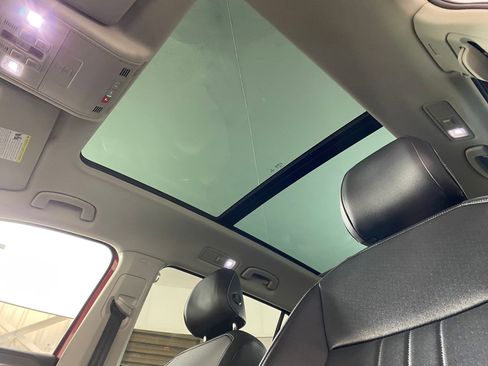 Used 2022 Volkswagen Tiguan SE image 14