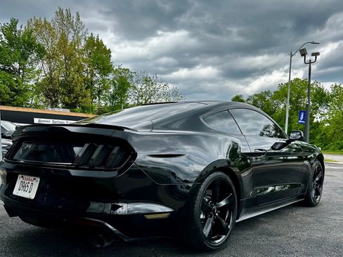 Used 2016 Ford Mustang GT RWD image 5